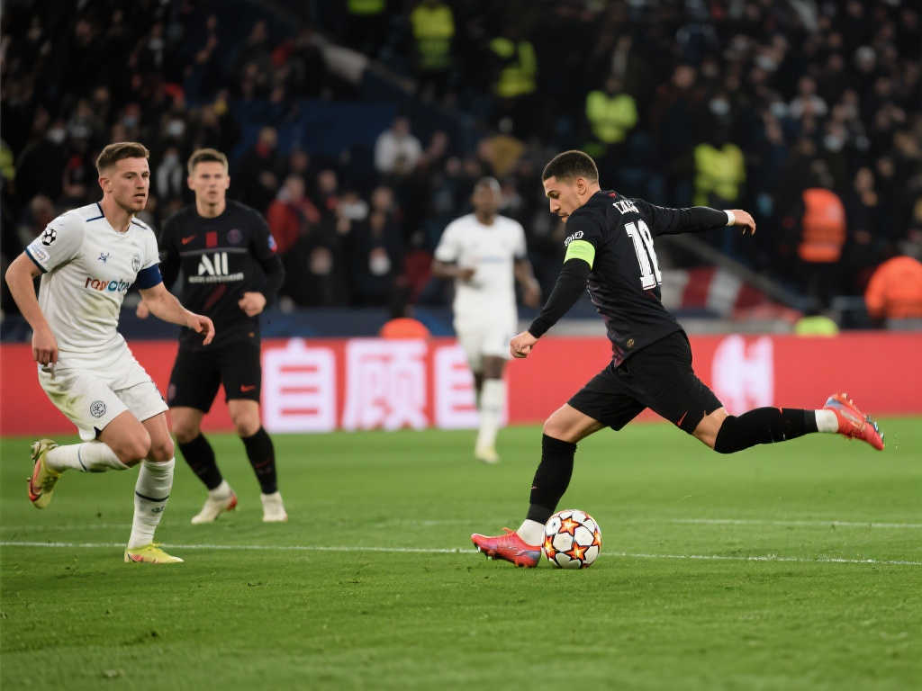 中场摆烂，锋线独行，防守全靠门将，皇马还能争冠？